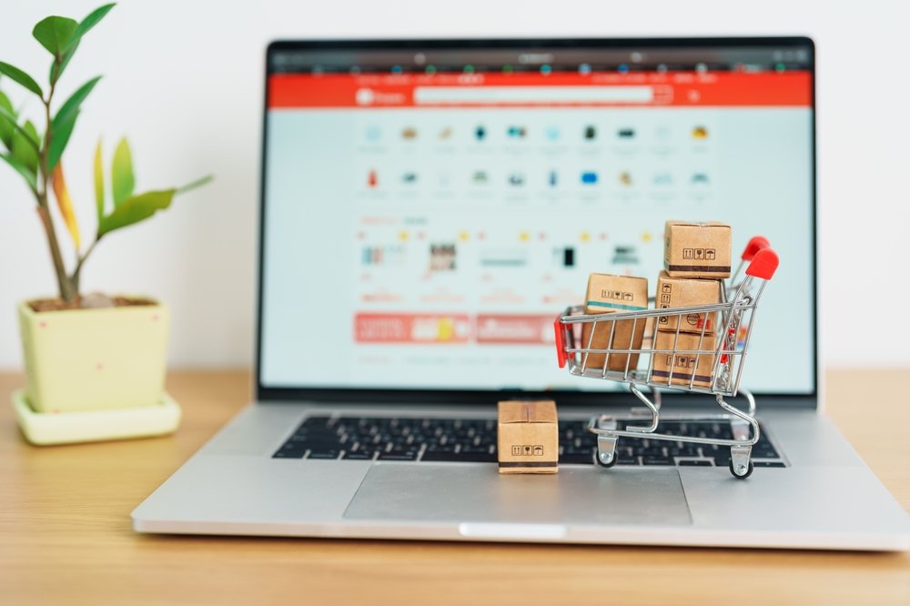 Boxes,With,Shopping,Cart,On,A,Laptop,Computer.,Online,Shopping,